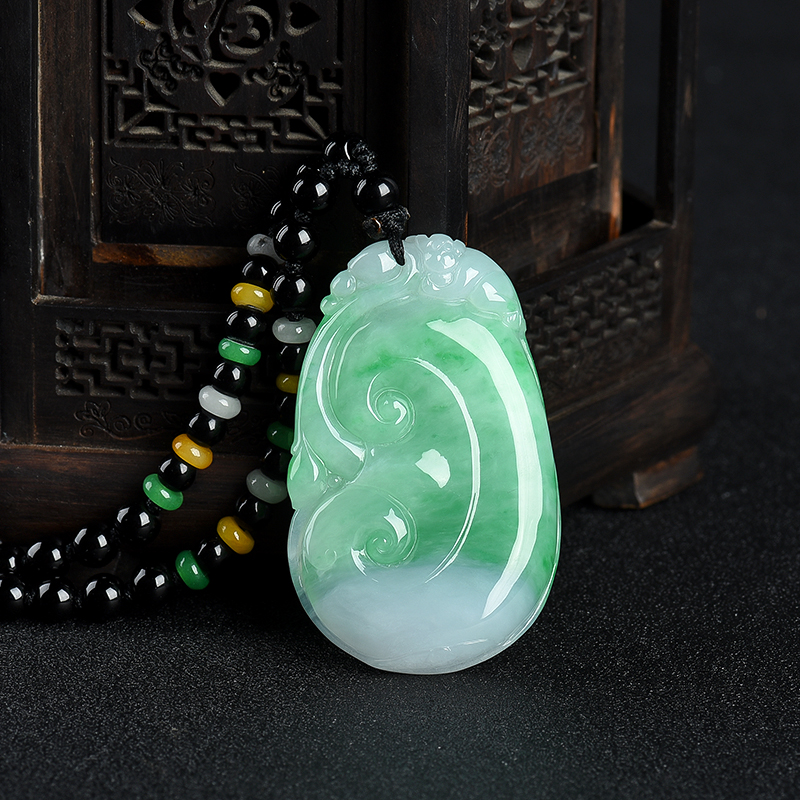 糯种飘翠翡翠如意吊坠-红掌柜