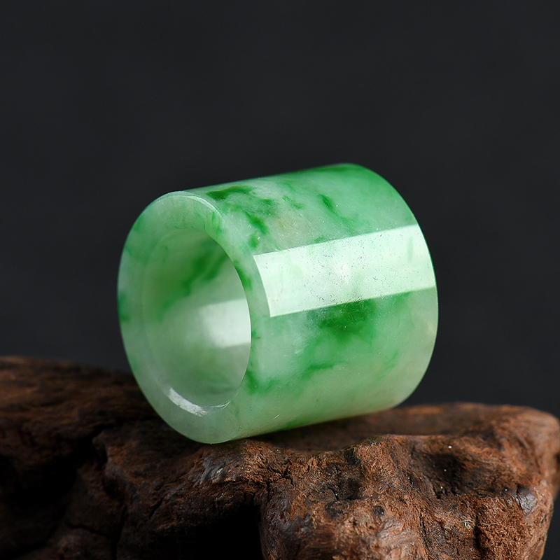 豆种翡翠路路通吊坠-红掌柜