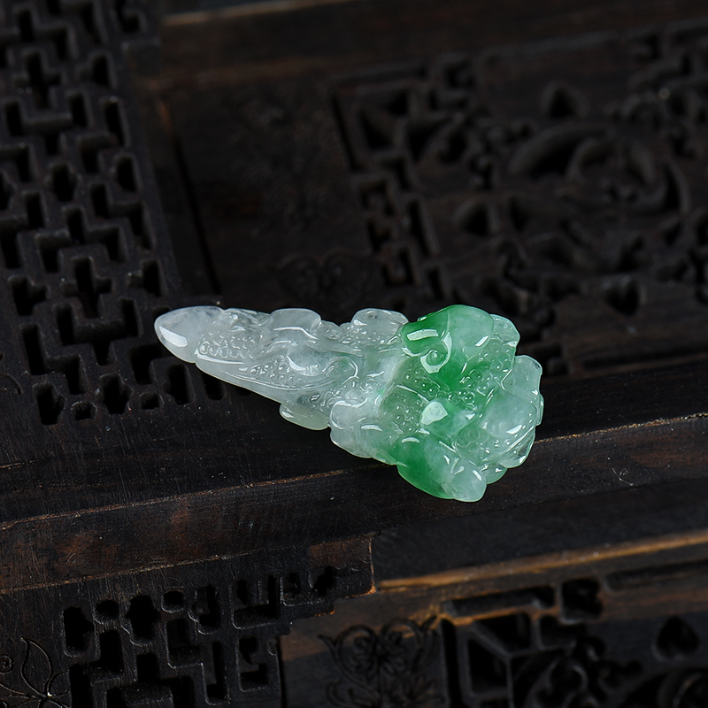 天然翡翠百财吊坠-红掌柜