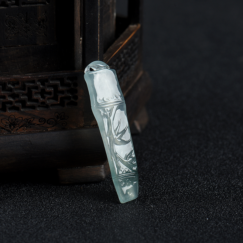 飘花翡翠节节高升吊坠-红掌柜