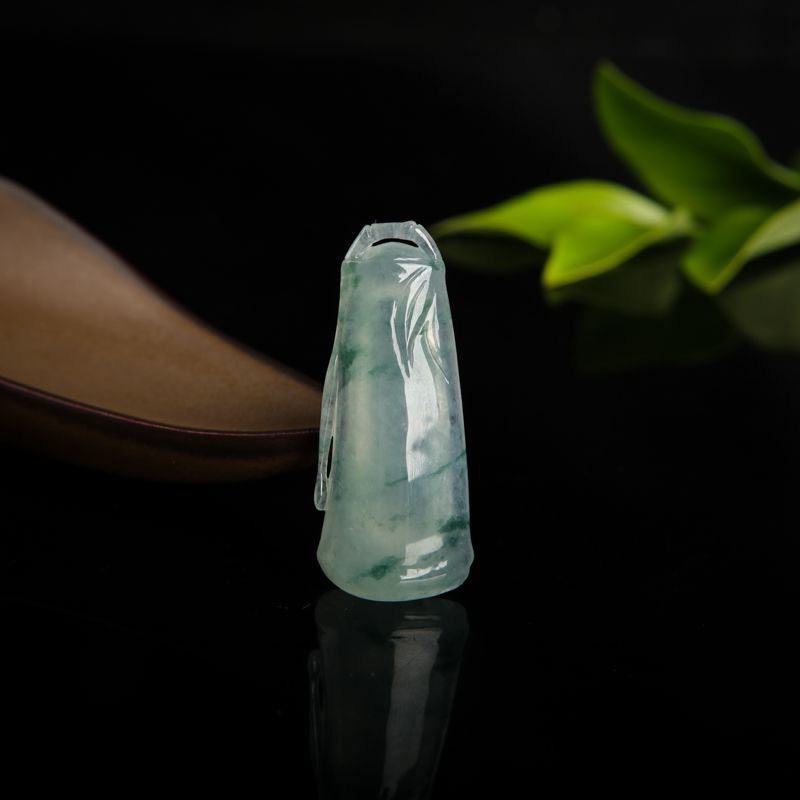 糯冰种飘花翡翠节节高吊坠-红掌柜