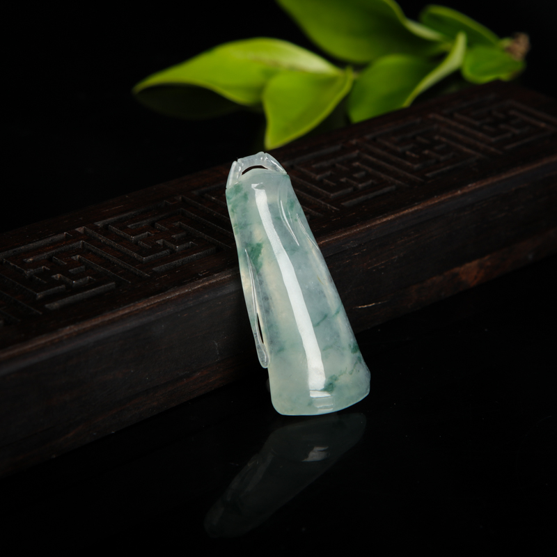 糯冰种翡翠节节高吊坠-红掌柜