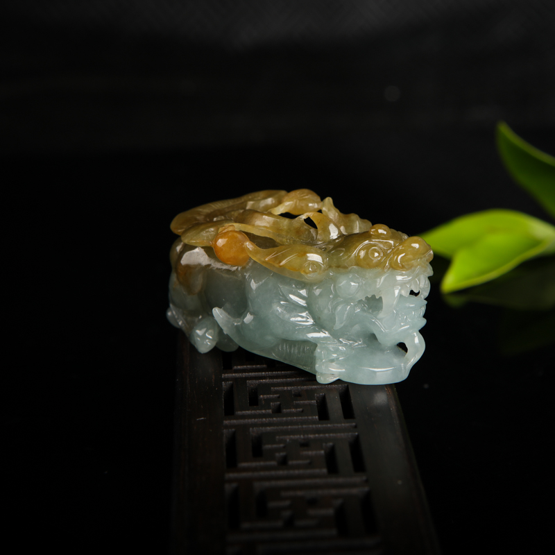 糯种俏色翡翠貔貅吊坠-红掌柜