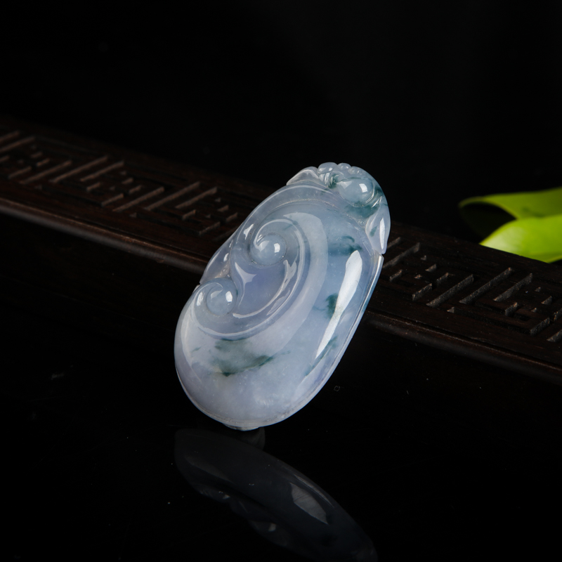 豆种翡翠如意吊坠-红掌柜