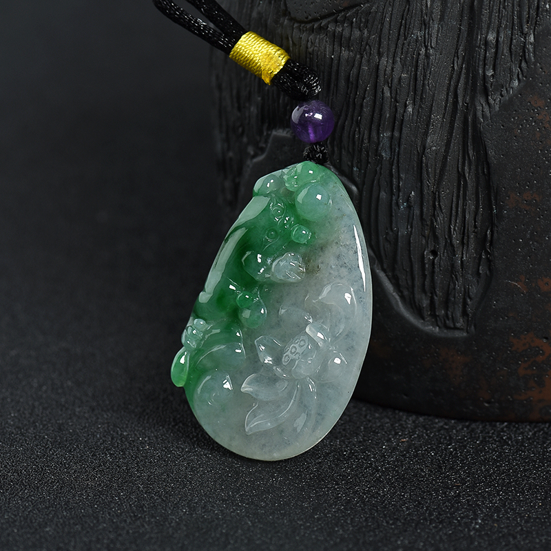 翡翠瑞兽吊坠-红掌柜