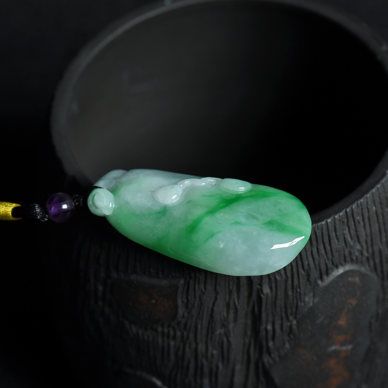 糯种飘翠翡翠吊坠-红掌柜