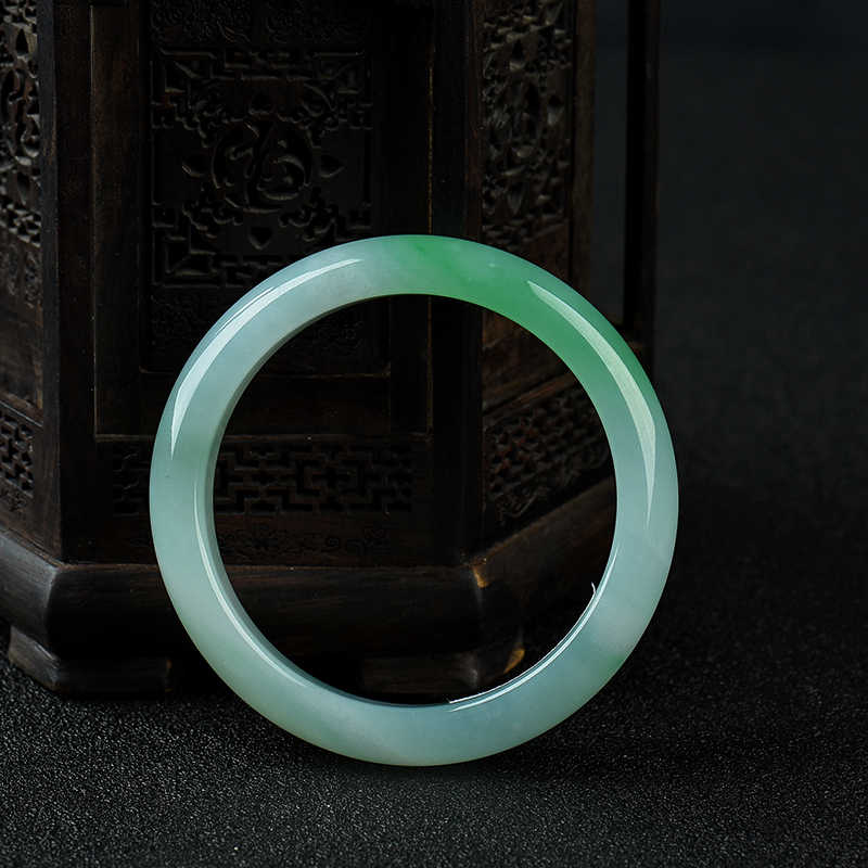 缅甸糯冰种翠绿翡翠手镯-红掌柜