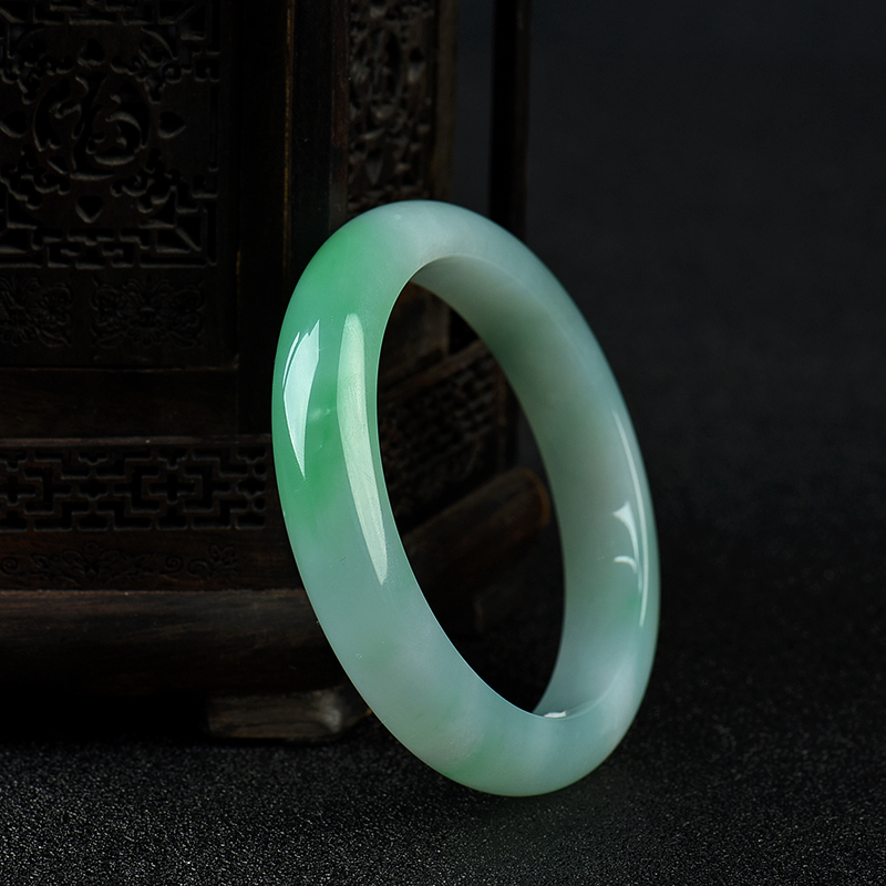 糯冰种翠绿翡翠手镯-红掌柜