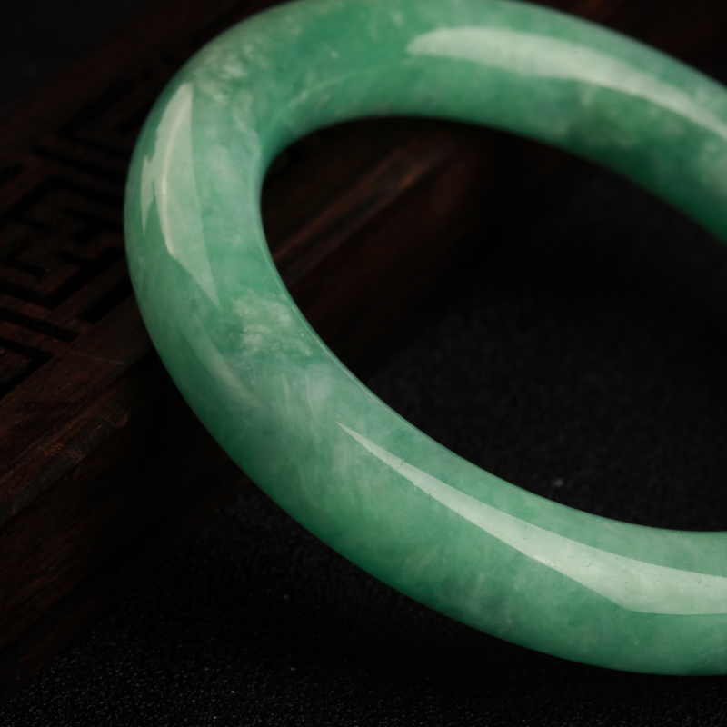 缅甸天然豆种翡翠圆镯-红掌柜