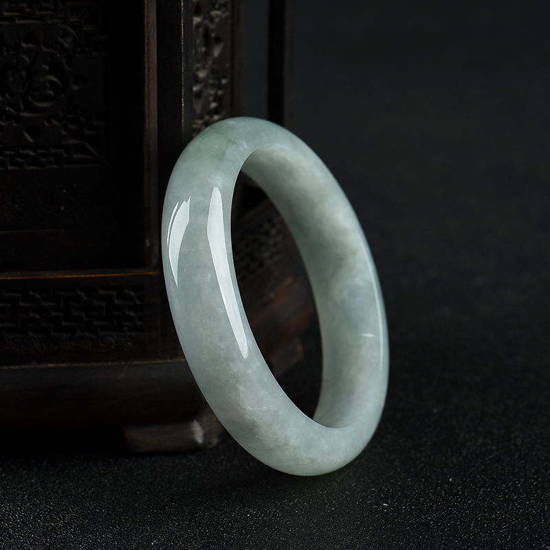 58.5mm灰绿翡翠手镯-红掌柜