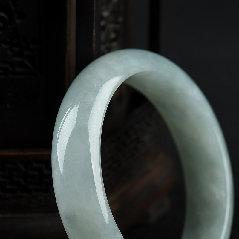 灰绿翡翠手镯-红掌柜