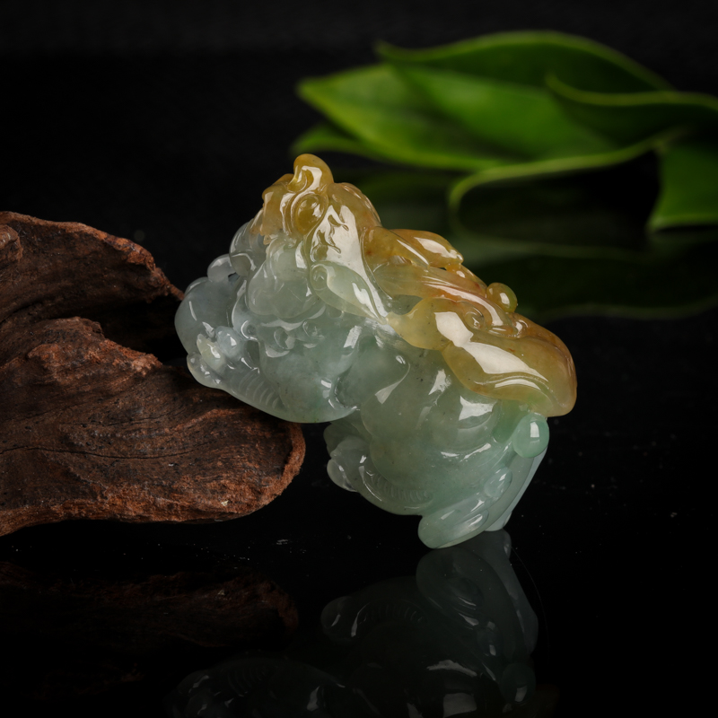 天然种俏色翡翠貔貅吊坠-红掌柜