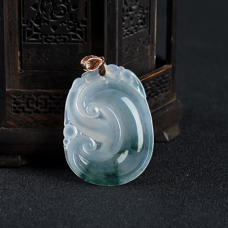 糯冰种飘花翡翠吊坠-红掌柜