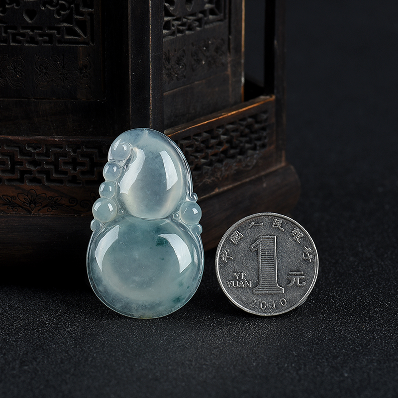 糯冰种飘花翡翠-红掌柜