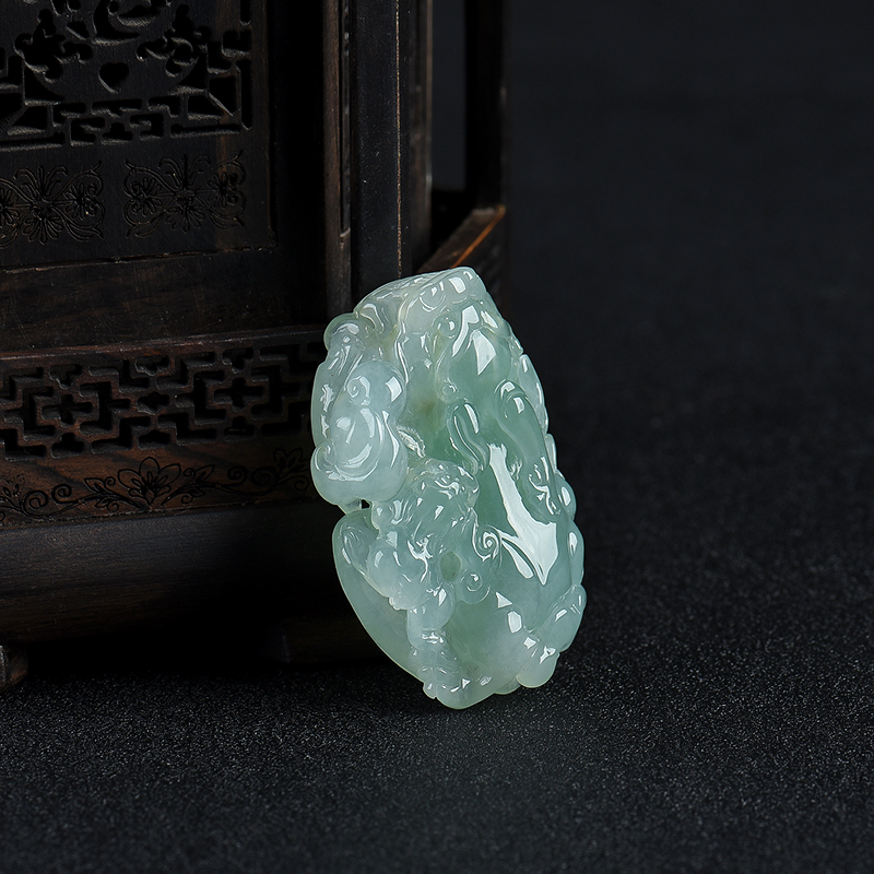 浅绿翡翠貔貅吊坠-红掌柜