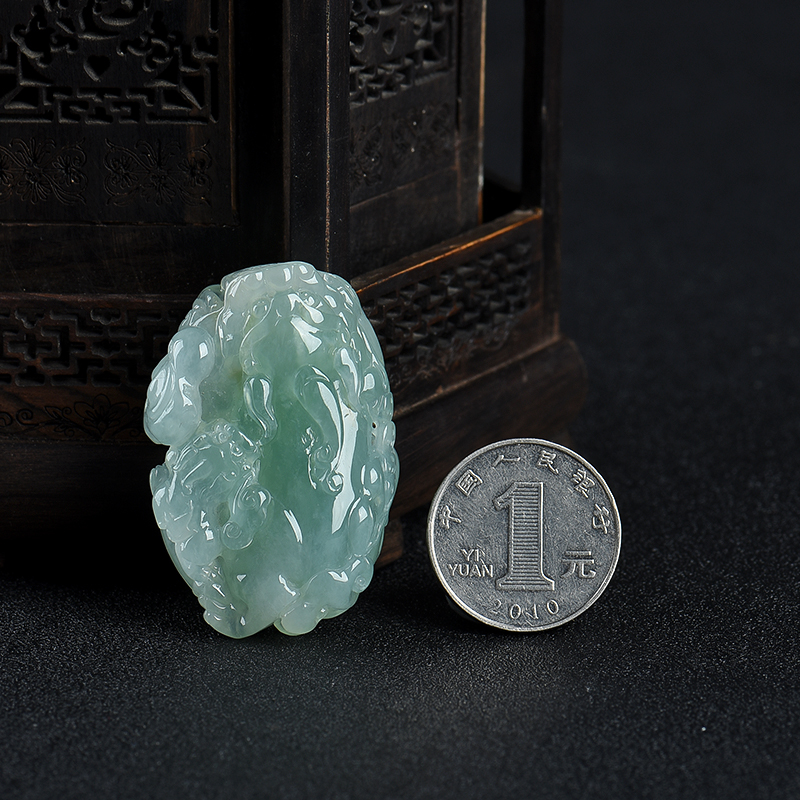 糯种浅绿翡翠-红掌柜