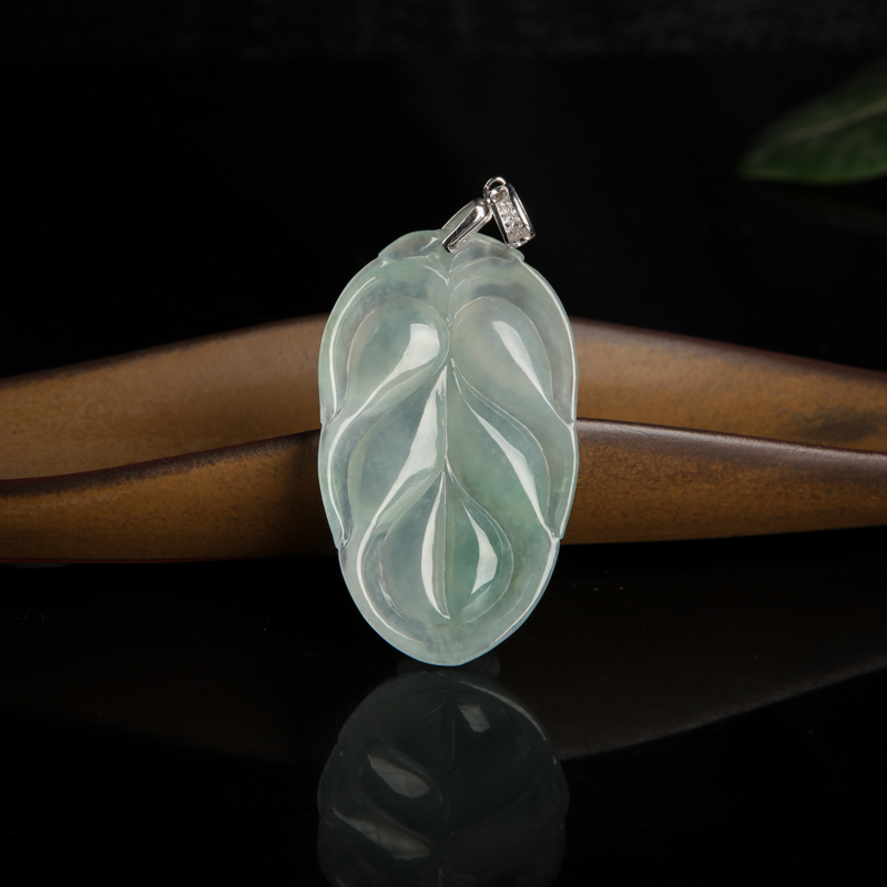 飘花翡翠金枝玉叶吊坠-红掌柜