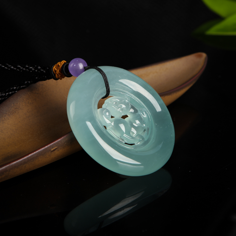 晴水翡翠麒麟吊坠-红掌柜