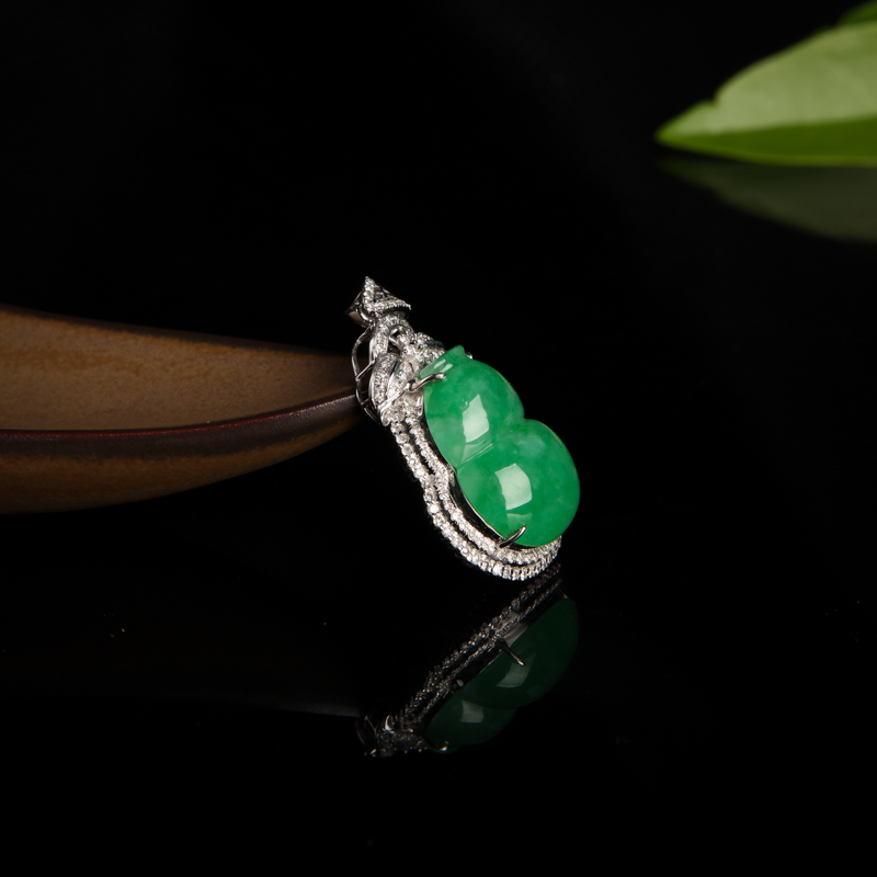 糯种阳绿翡翠葫芦吊坠-红掌柜