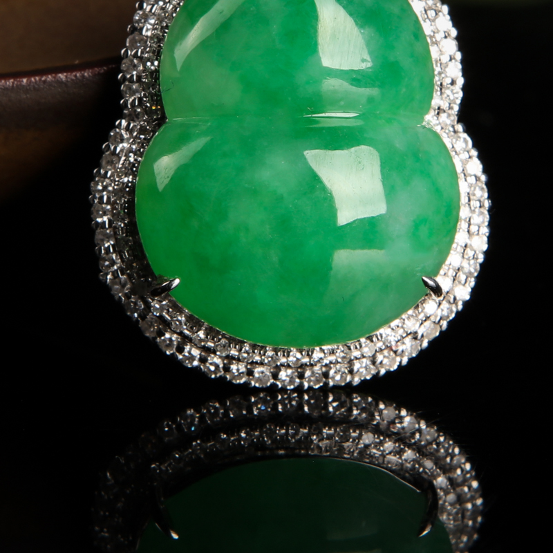 18K糯种阳绿翡翠吊坠-红掌柜