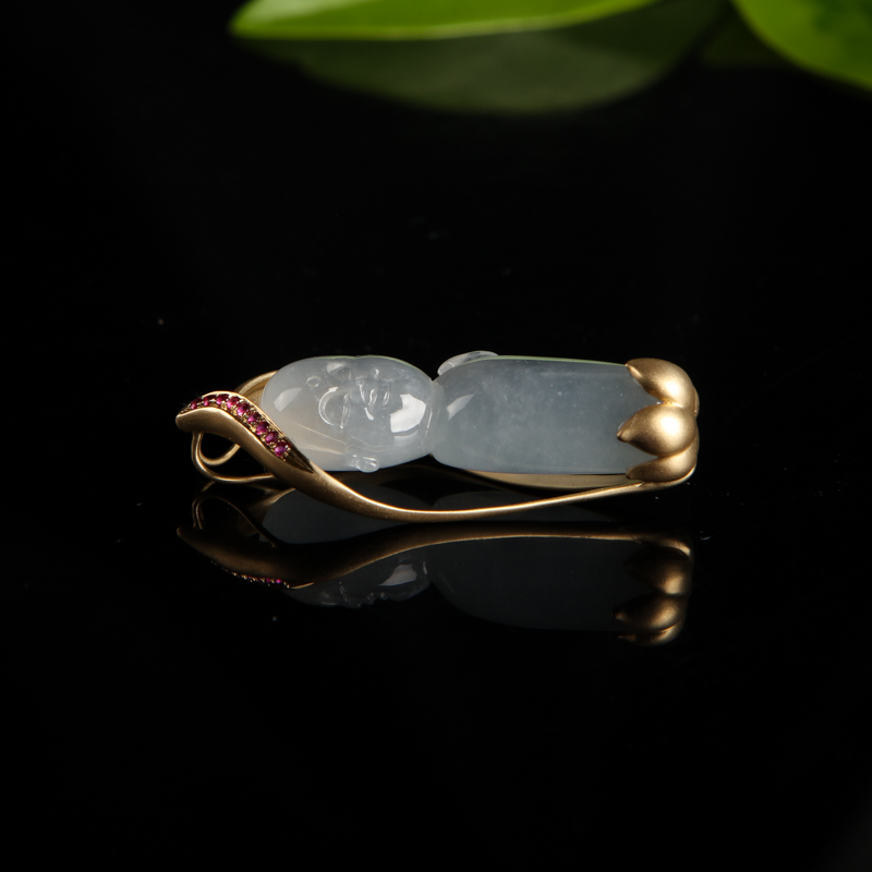 糯冰种翡翠吊坠-红掌柜