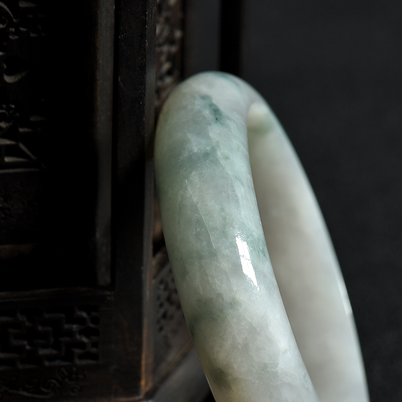 飘花翡翠手镯-红掌柜