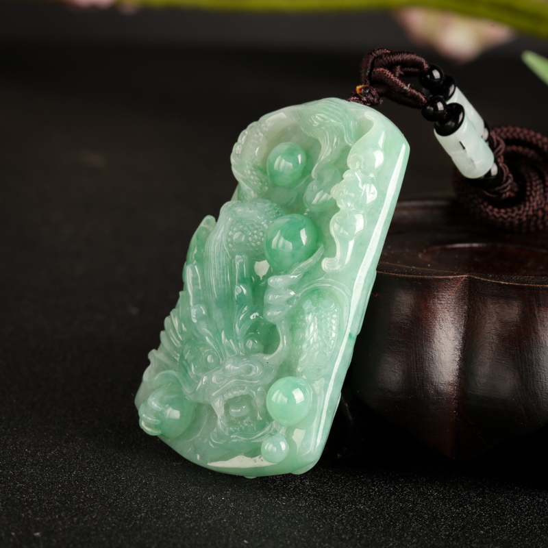 豆种蓝绿翡翠龙牌吊坠-红掌柜