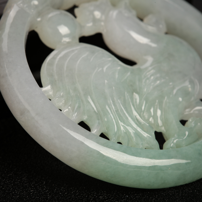 翡翠酉鸡吊坠-红掌柜