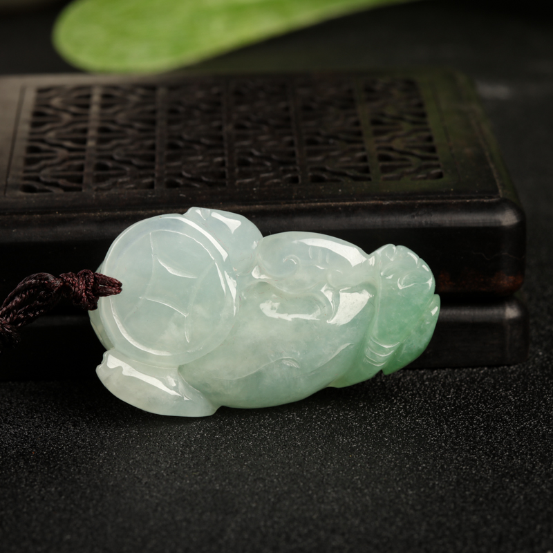 浅绿翡翠貔貅吊坠-红掌柜