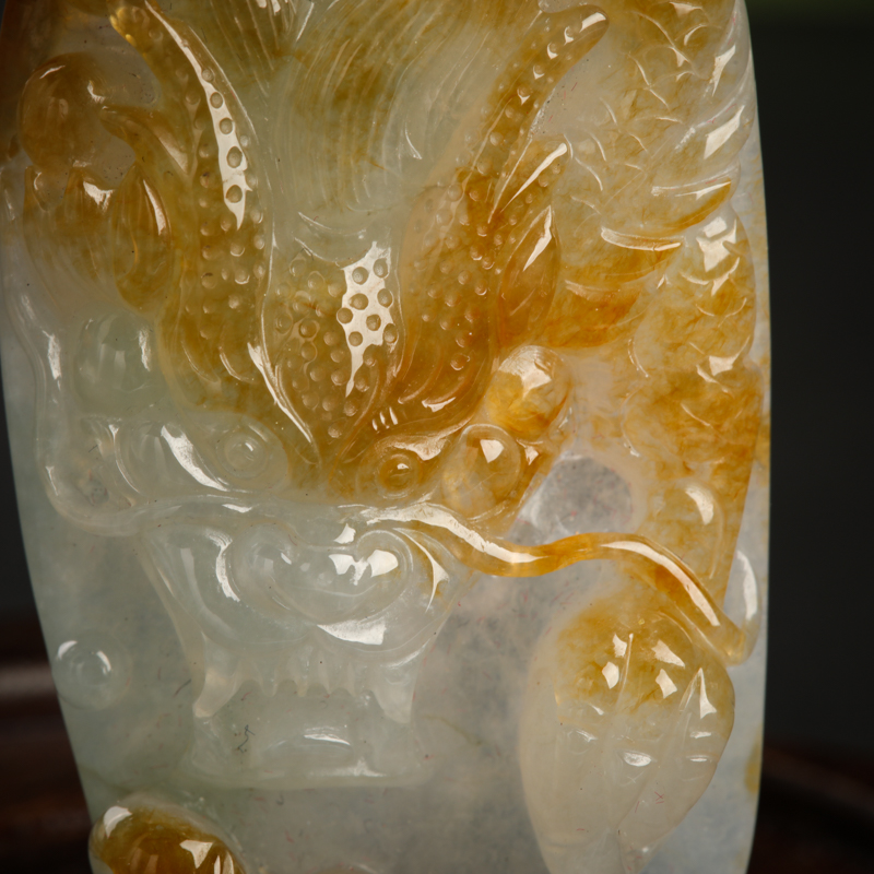 翡翠龙牌吊坠-红掌柜