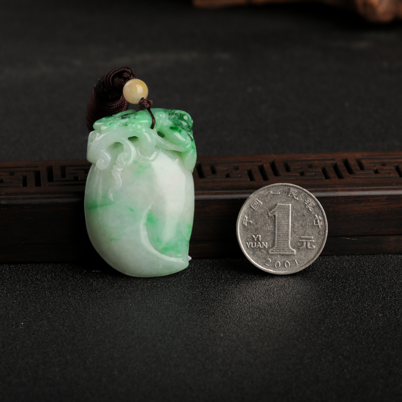 天然糯种飘翠翡翠福瓜吊坠-红掌柜