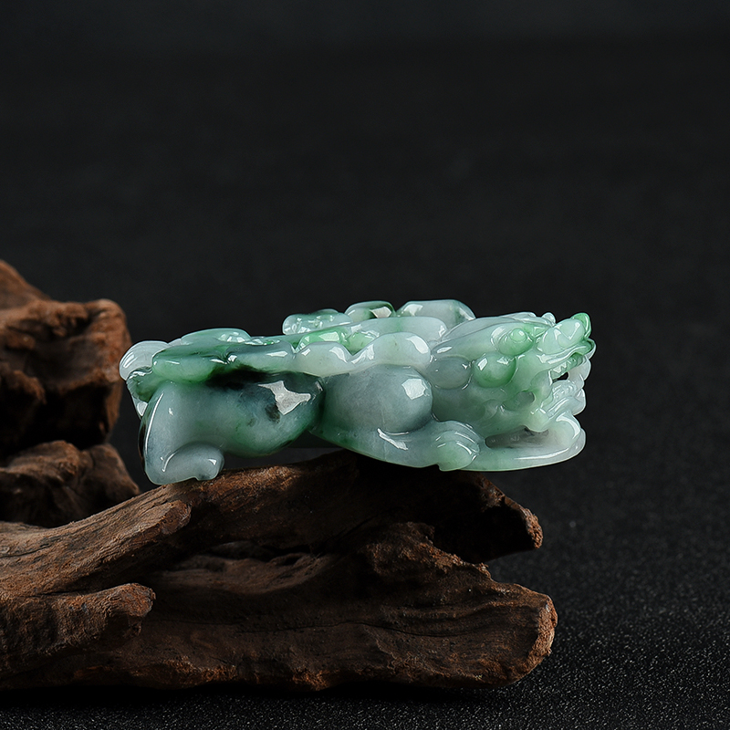 糯种飘翠翡翠貔貅吊坠-红掌柜