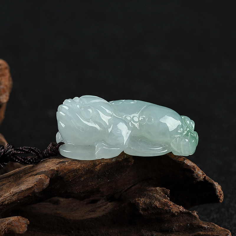 糯冰种翡翠金蟾吊坠-红掌柜