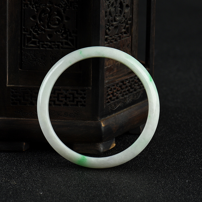 56mm豆种飘翠翡翠手镯-红掌柜