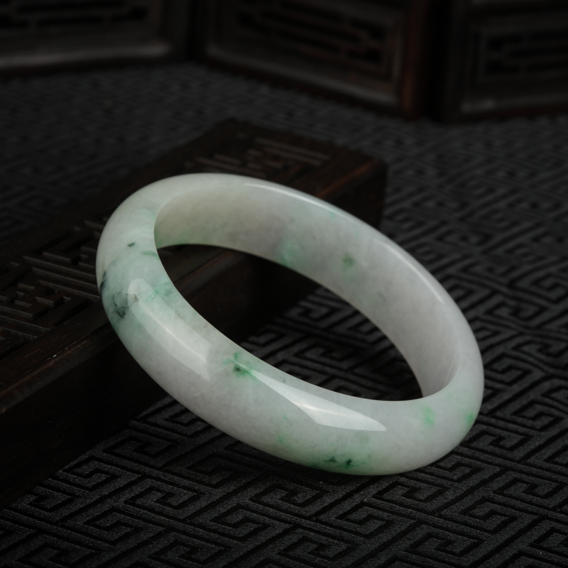 飘翠翡翠手镯-红掌柜