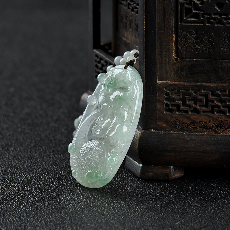 缅甸糯冰种飘翠翡翠仿古龙吊坠-红掌柜