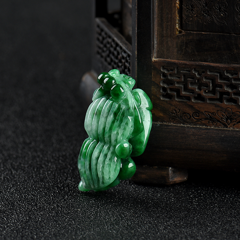 缅甸糯种翠绿翡翠花生吊坠-红掌柜