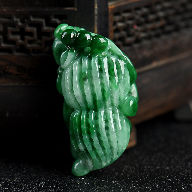 糯种翠绿翡翠花生吊坠-红掌柜