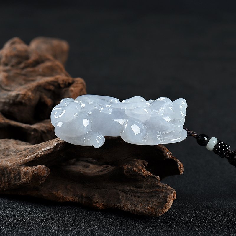 豆种翡翠貔貅吊坠-红掌柜