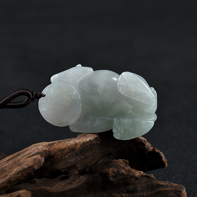 天然豆种翡翠吊坠-红掌柜