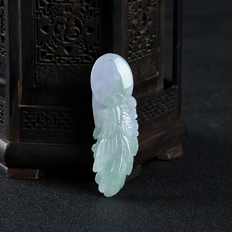 翡翠英明神武吊坠-红掌柜