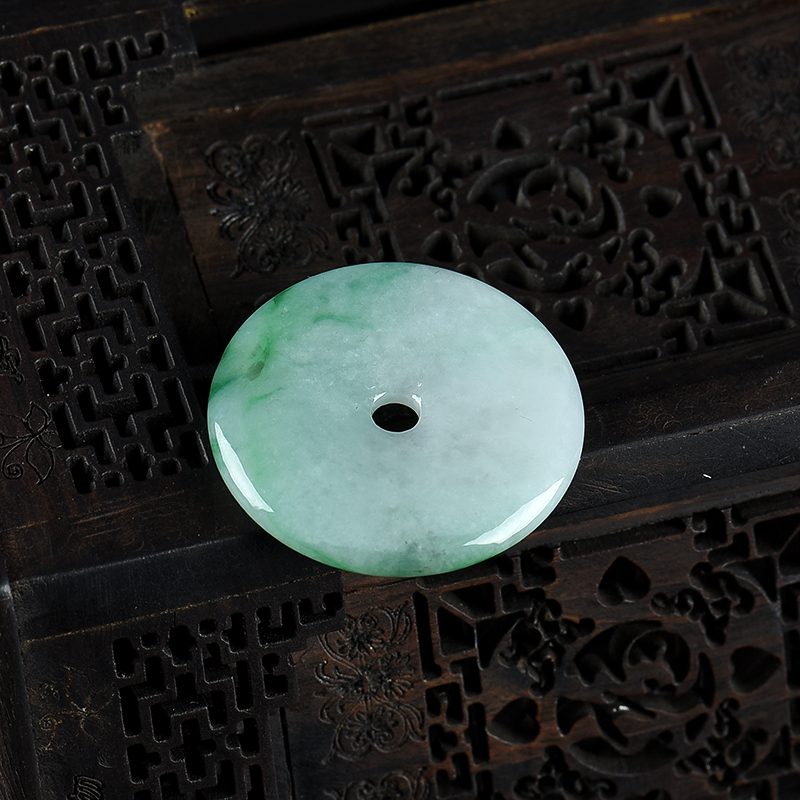 缅甸天然豆种飘翠翡翠吊坠-红掌柜