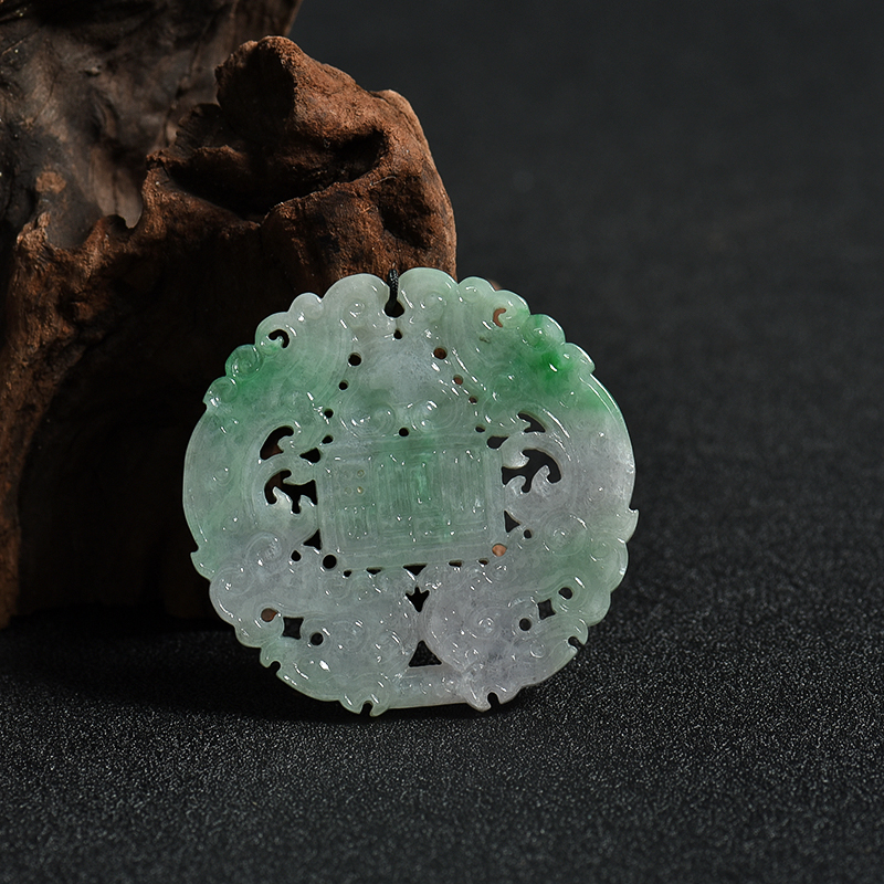 糯种飘绿翡翠雕花镂空龙牌-红掌柜