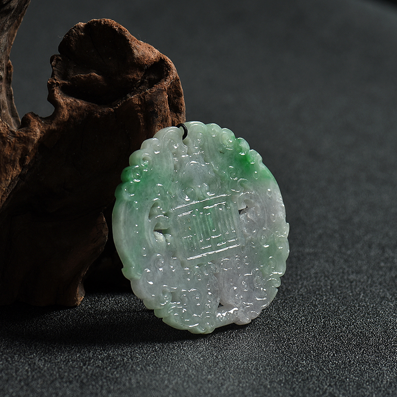飘绿翡翠雕花镂空龙牌-红掌柜