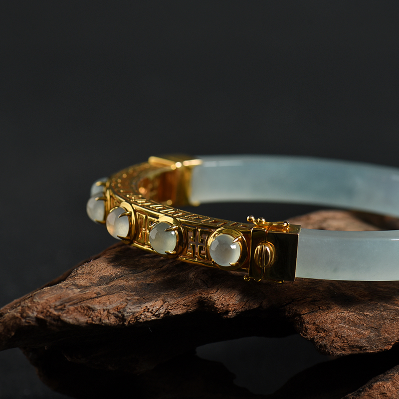 18K金镶缅甸浅绿翡翠手镯-红掌柜