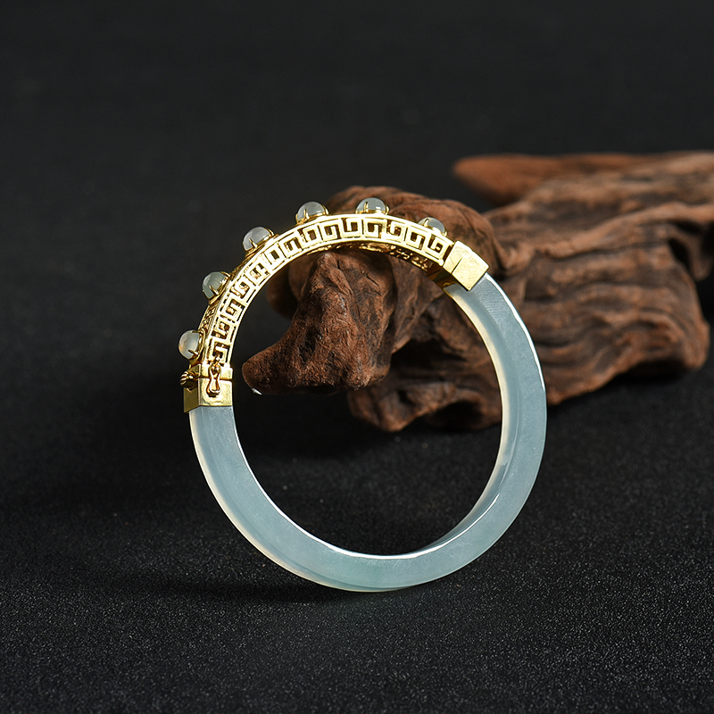 18K金镶浅绿翡翠手镯-红掌柜