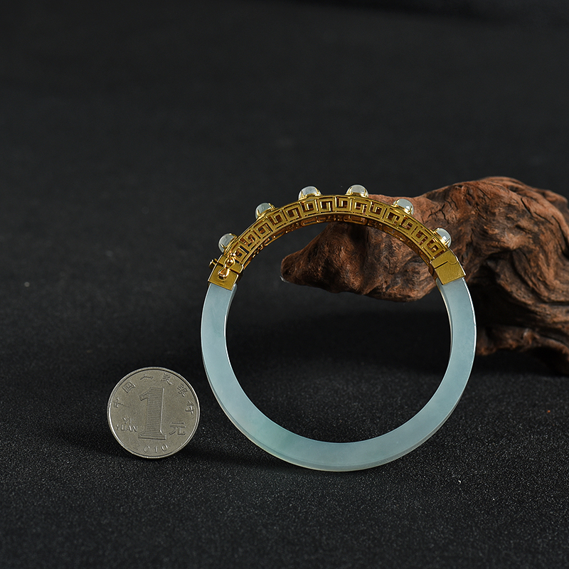 缅甸糯冰种翡翠手镯-红掌柜