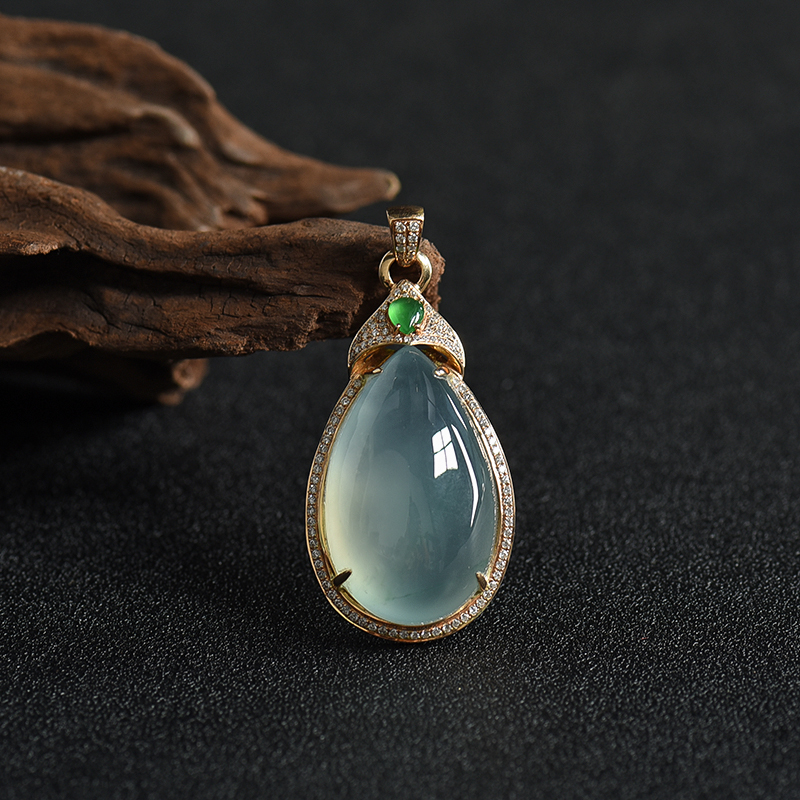 18K镶钻糯冰种浅绿翡翠水滴吊坠-红掌柜