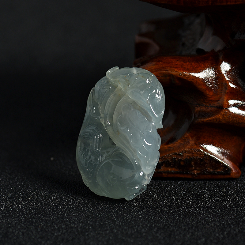 缅甸糯冰种俏色翡翠年年有余吊坠-红掌柜