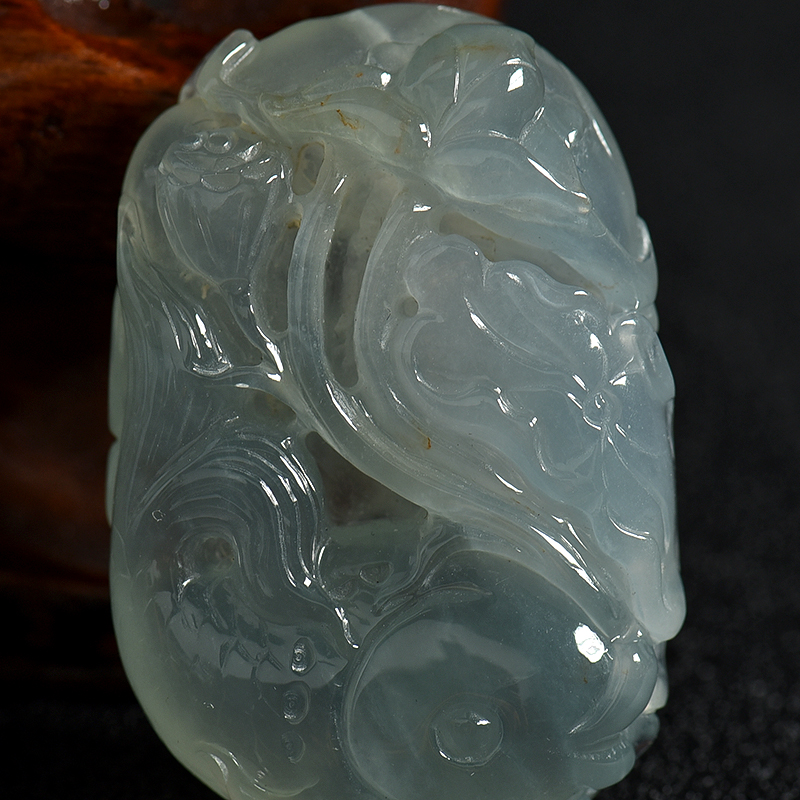 缅甸天然糯冰种俏色翡翠吊坠-红掌柜